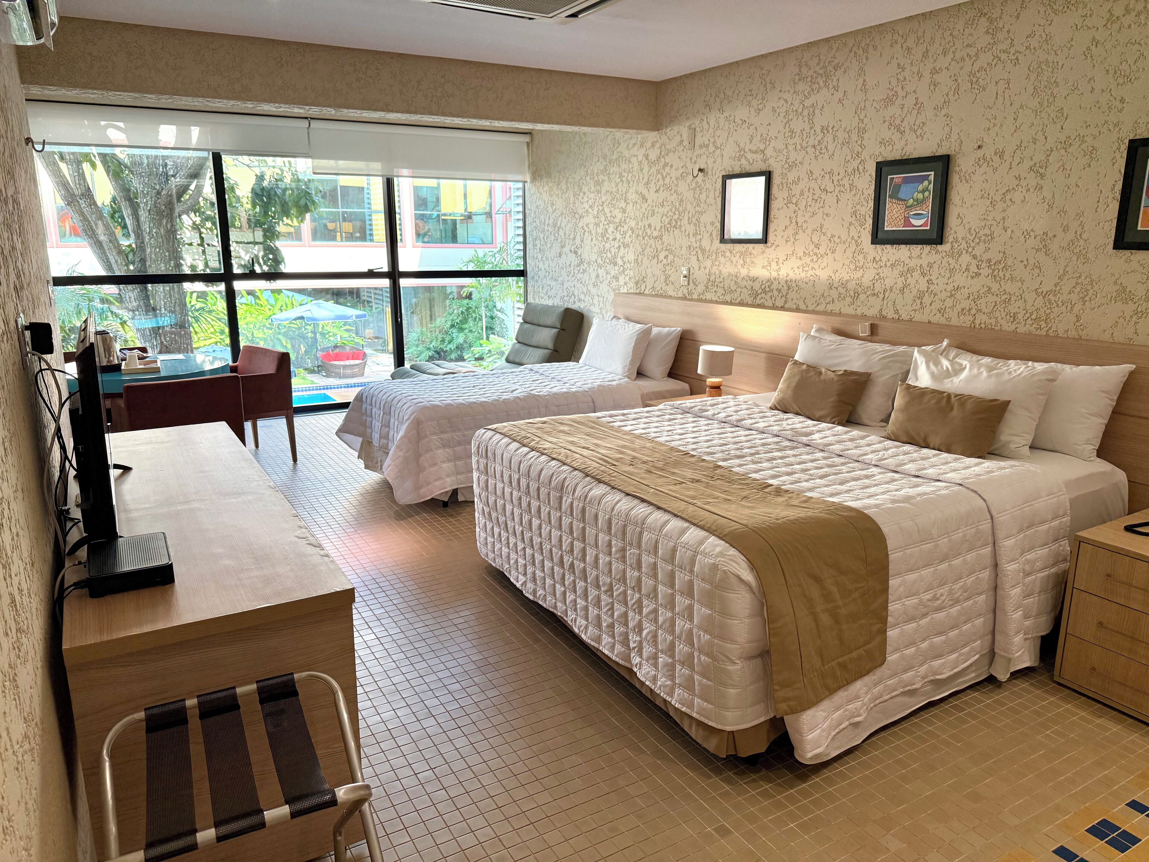 Classic Room, Poolside