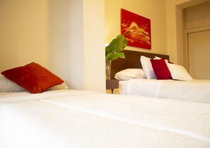 Roupas de cama premium, edredons de pluma, camas com colchões pillow-top