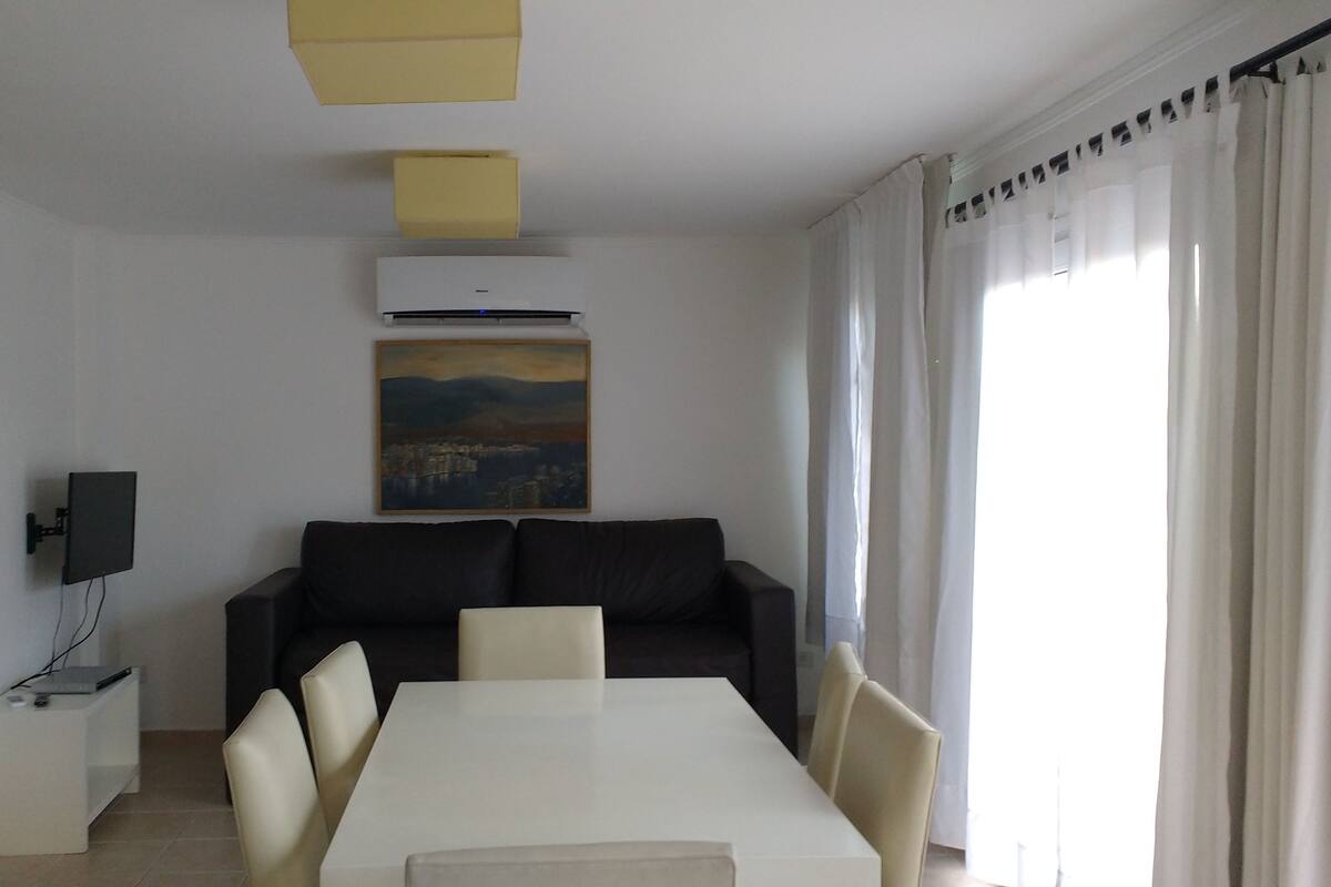 Kamar Comfort | Dapur pribadi | Lemari es besar, microwave, oven, dan kompor