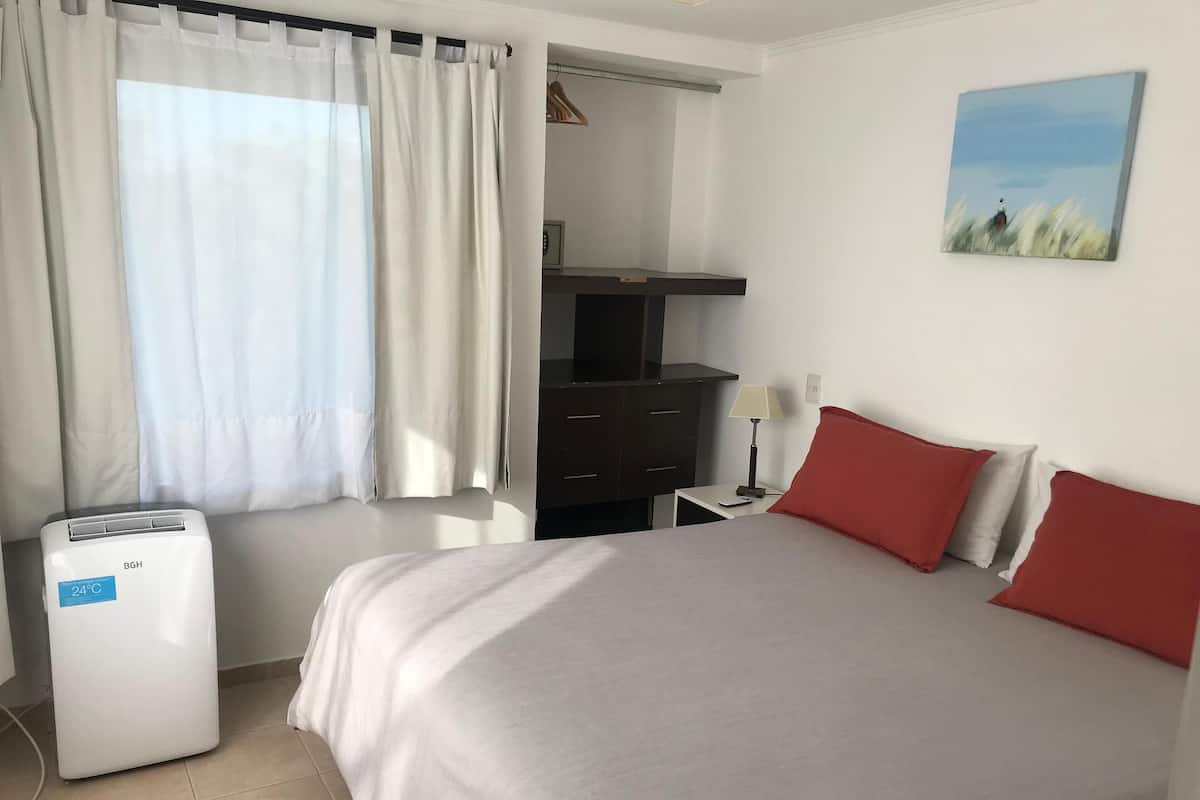 1 slaapkamer, een kluis op de kamer, reisbedje, gratis wifi