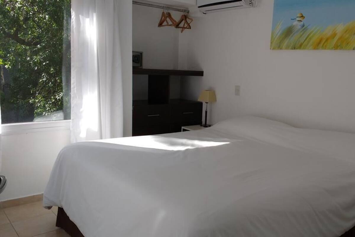 Brankas, tempat tidur bayi, dan Wi-Fi gratis