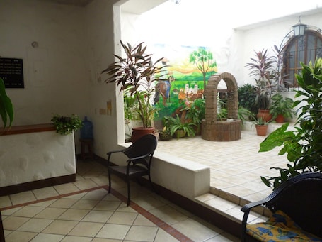Vestíbulo. Casa Vieja