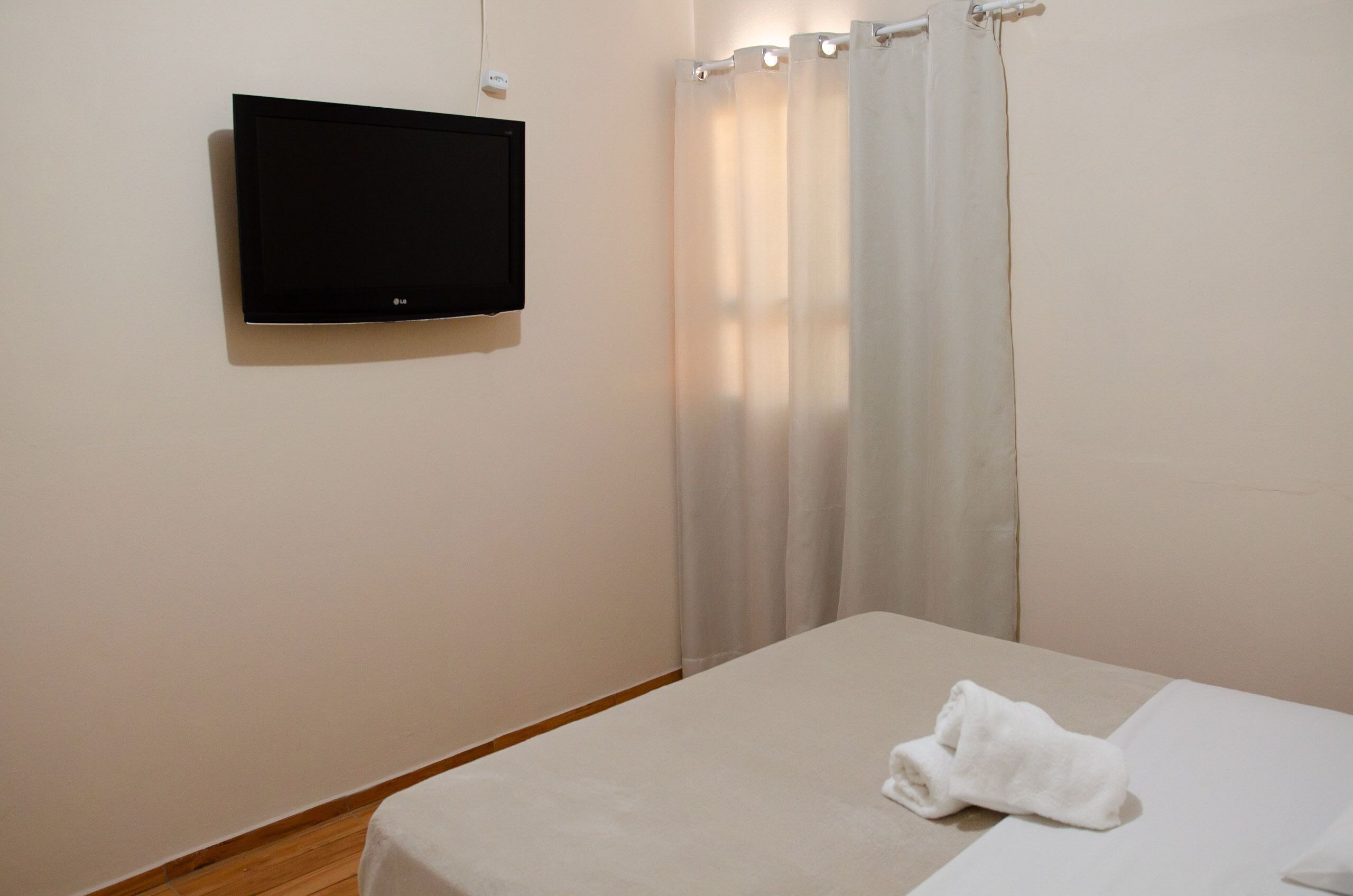 迷你吧、遮光窗帘、熨斗/熨板、免费 WiFi