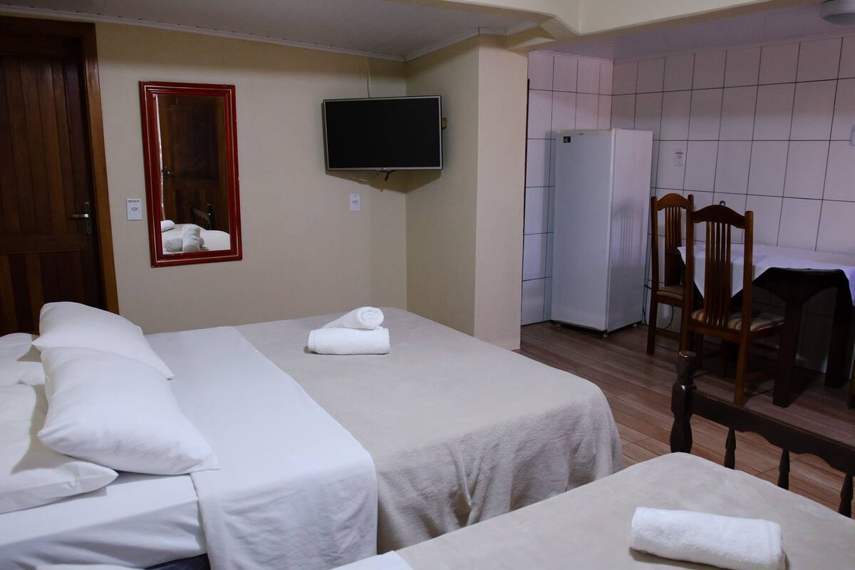 迷你吧、遮光窗帘、熨斗/熨板、免费 WiFi