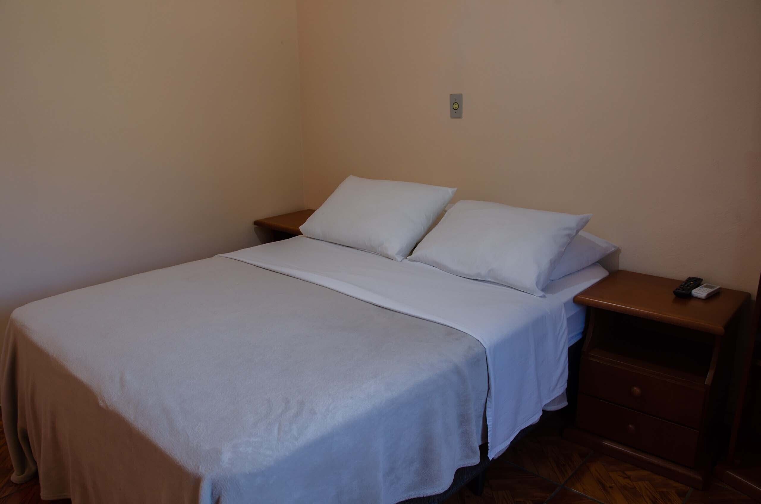 迷你吧、遮光窗帘、熨斗/熨板、免费 WiFi