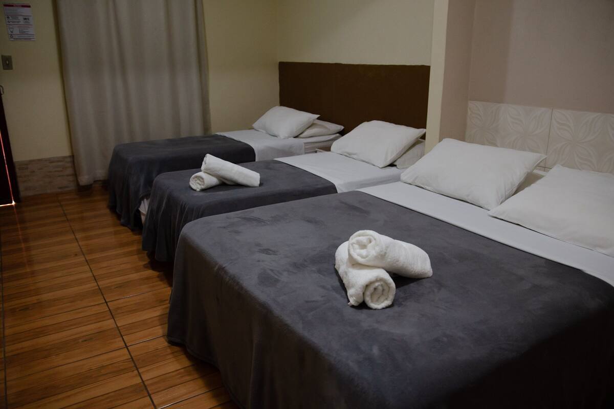 迷你吧、遮光窗帘、熨斗/熨板、免费 WiFi