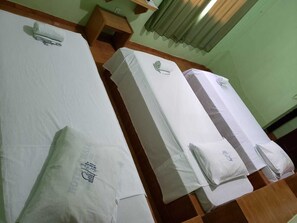 QUADRUPLO | Blackout curtains, soundproofing, iron/ironing board, free WiFi - Hotel Chalé Ji-Paraná (Ji Parana)