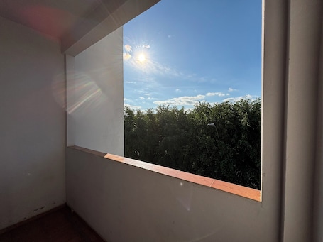 Vista a la calle. Hotel Chalé Ji-Paraná
