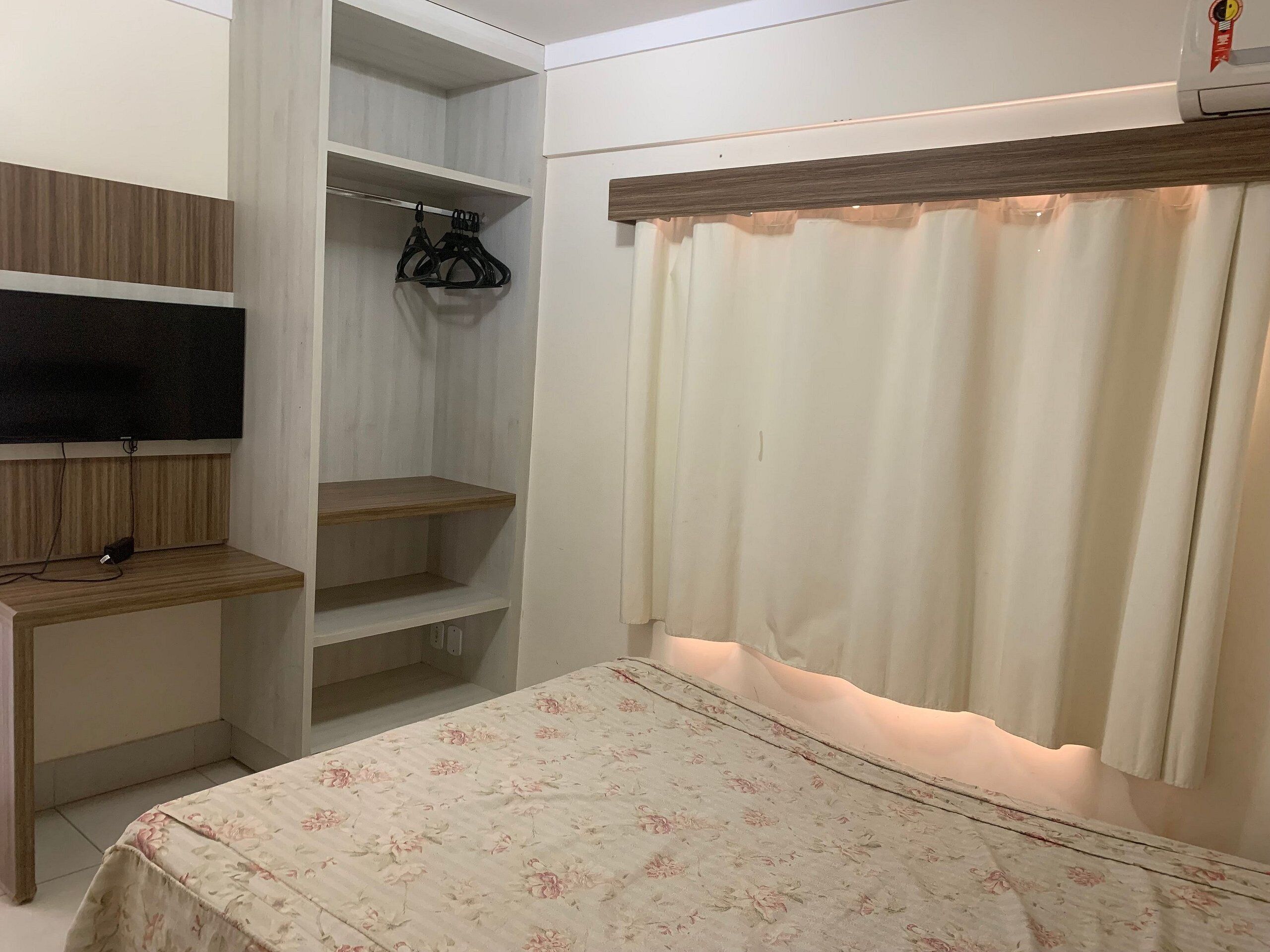 Apartment | Minibar, blackout drapes, free WiFi