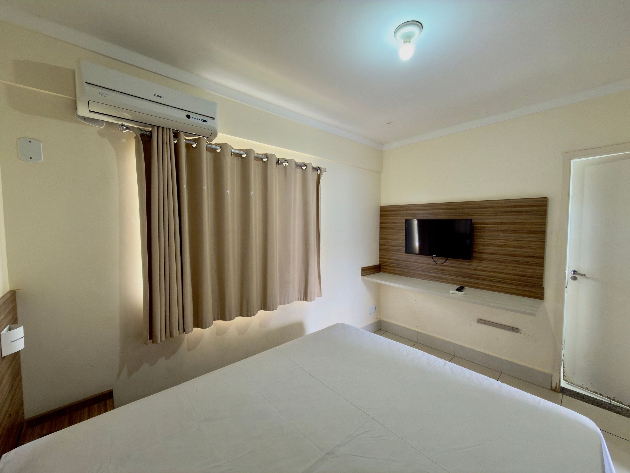 Apartment | Minibar, blackout curtains, free WiFi