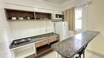 Apartamento | Cozinha privada | Micro-ondas
