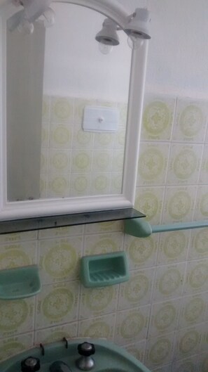 Bathroom - Hotel Carama (Necochea)