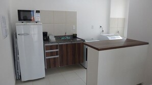 Apartment | Private kitchen - Ajuricaba Suites - Tarumã (Manaus)