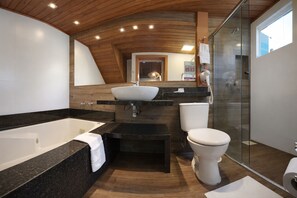 Superior Chalet, Multiple Beds | Bathroom