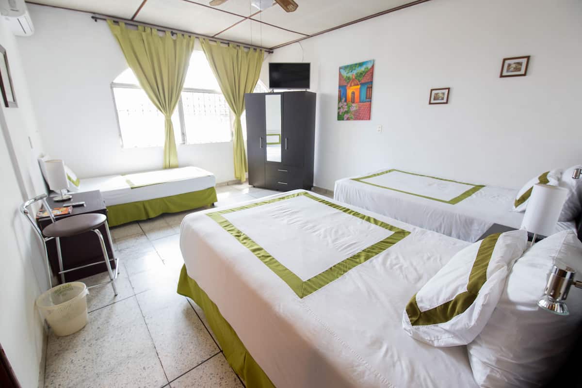 Chambre Triple, 3 lits une place