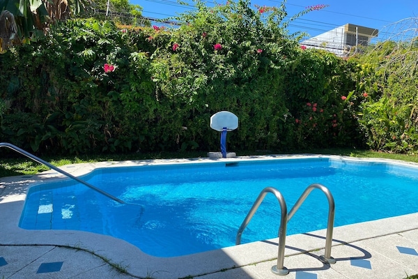 2 outdoor pools