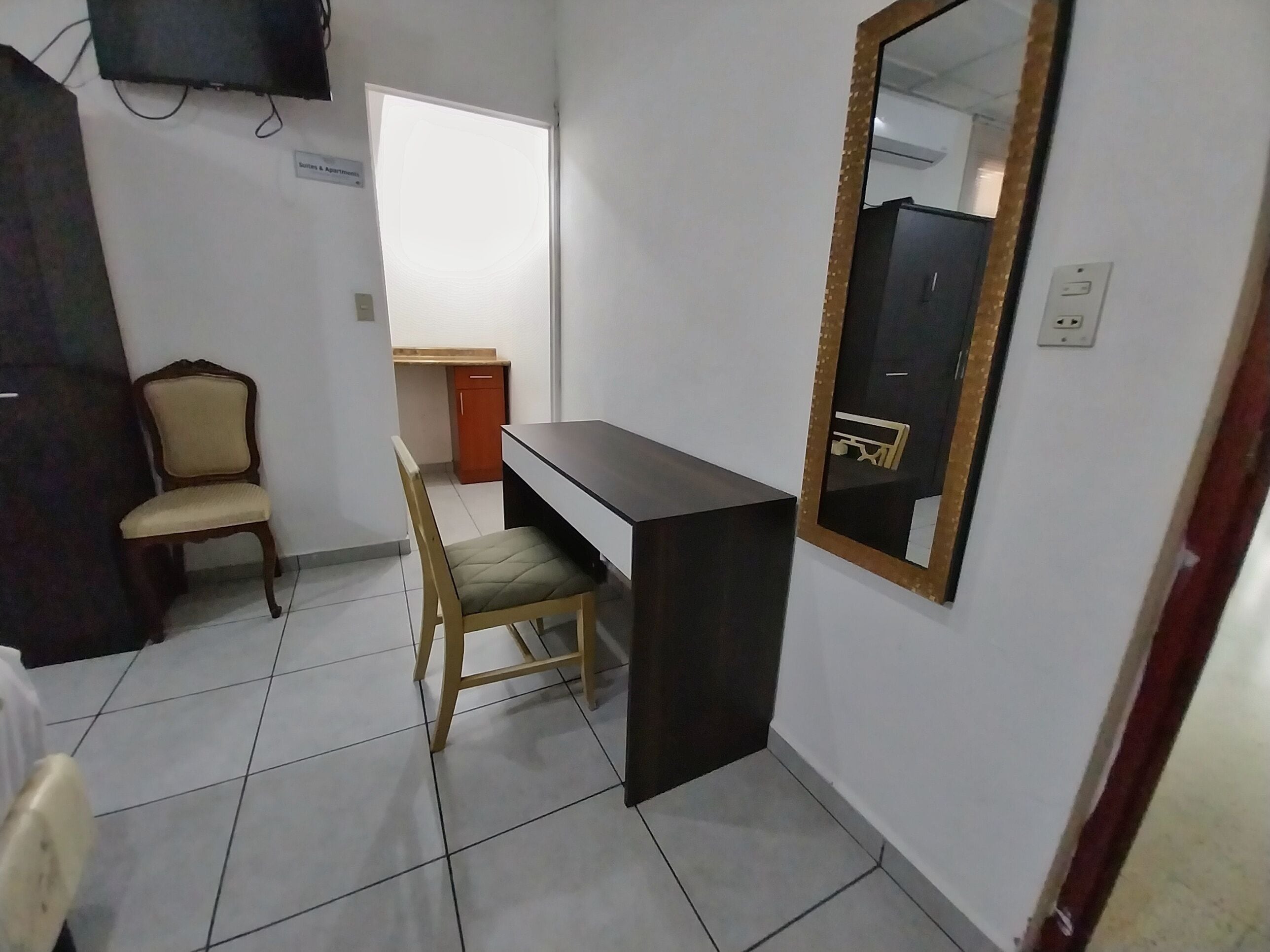 grand room, 1 king bed | living area | 32-inch plasma tv with cable channels, tv