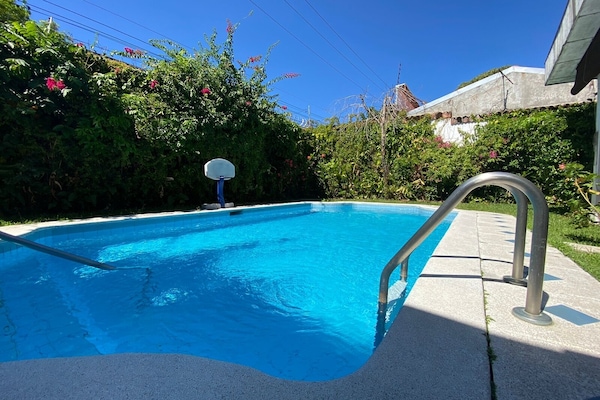 2 outdoor pools