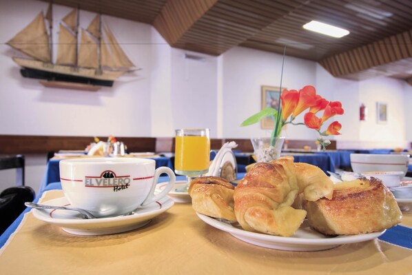 Restaurant - Hotel El Velero (Villa Gesell)