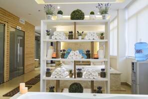 Sauna, bain à remous, hammam, soins corporels, gommages corporels