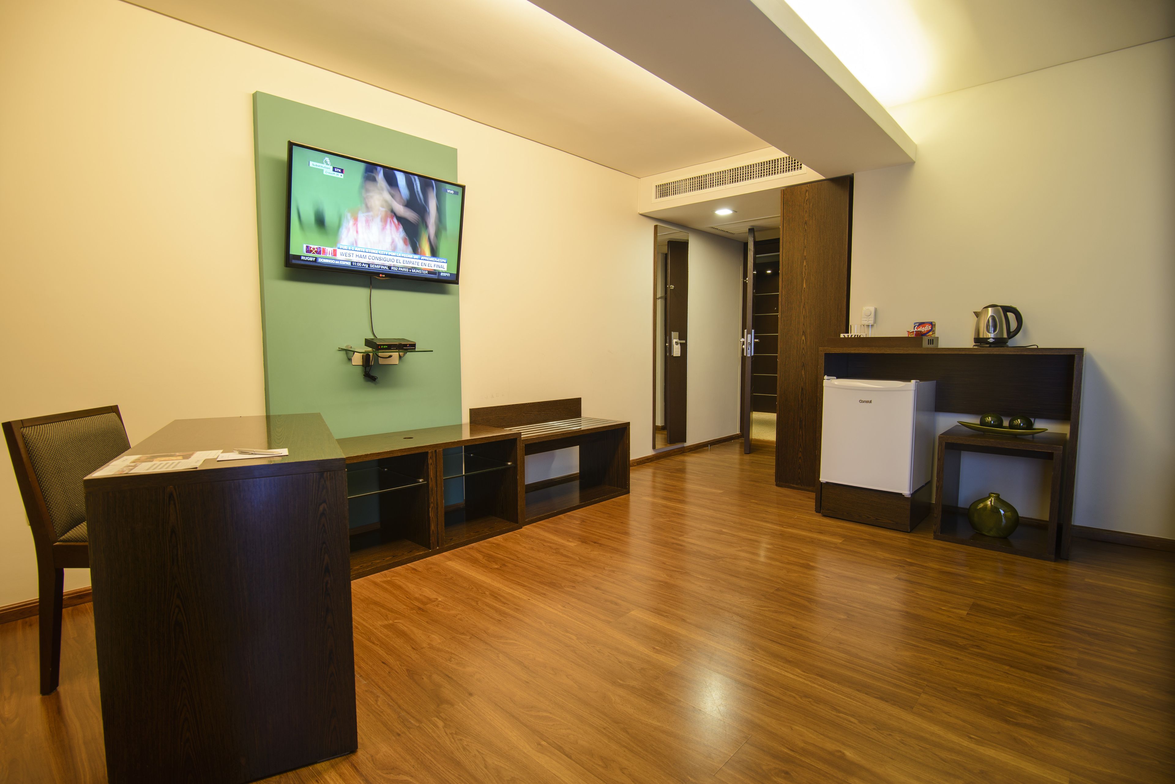 junior suite, 2 single beds | 1 bedroom, premium bedding, minibar, in-room safe