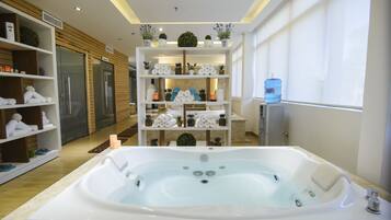 Bain à remous intérieur
