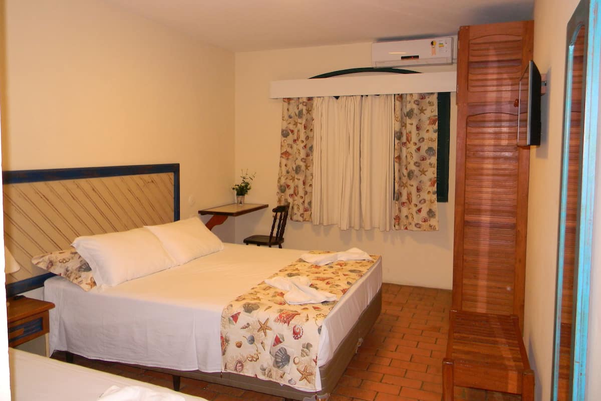Driepersoonskamer | Gratis babybedden, extra bedden, gratis wifi, beddengoed