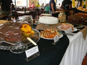 Free daily buffet breakfast  - Recanto da Prainha (Torres)