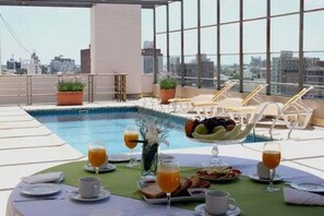 Outdoor pool - Ariston Hotel (Rosario)
