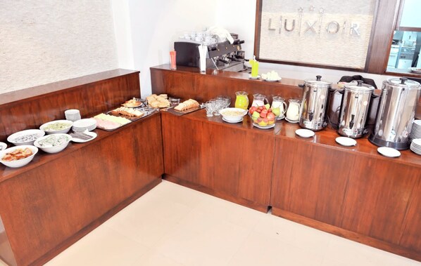Breakfast area - Luxor Hotel & Spa (Salta)