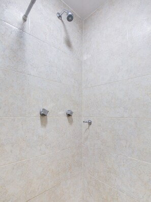 Standard Double Room | Bathroom