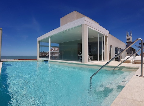 Indoor pool, seasonal outdoor pool - Amura Suites (Pinamar)