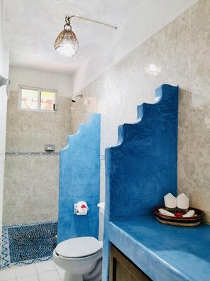 Double Room | Bathroom | Shower, eco-friendly toiletries, hair dryer, towels