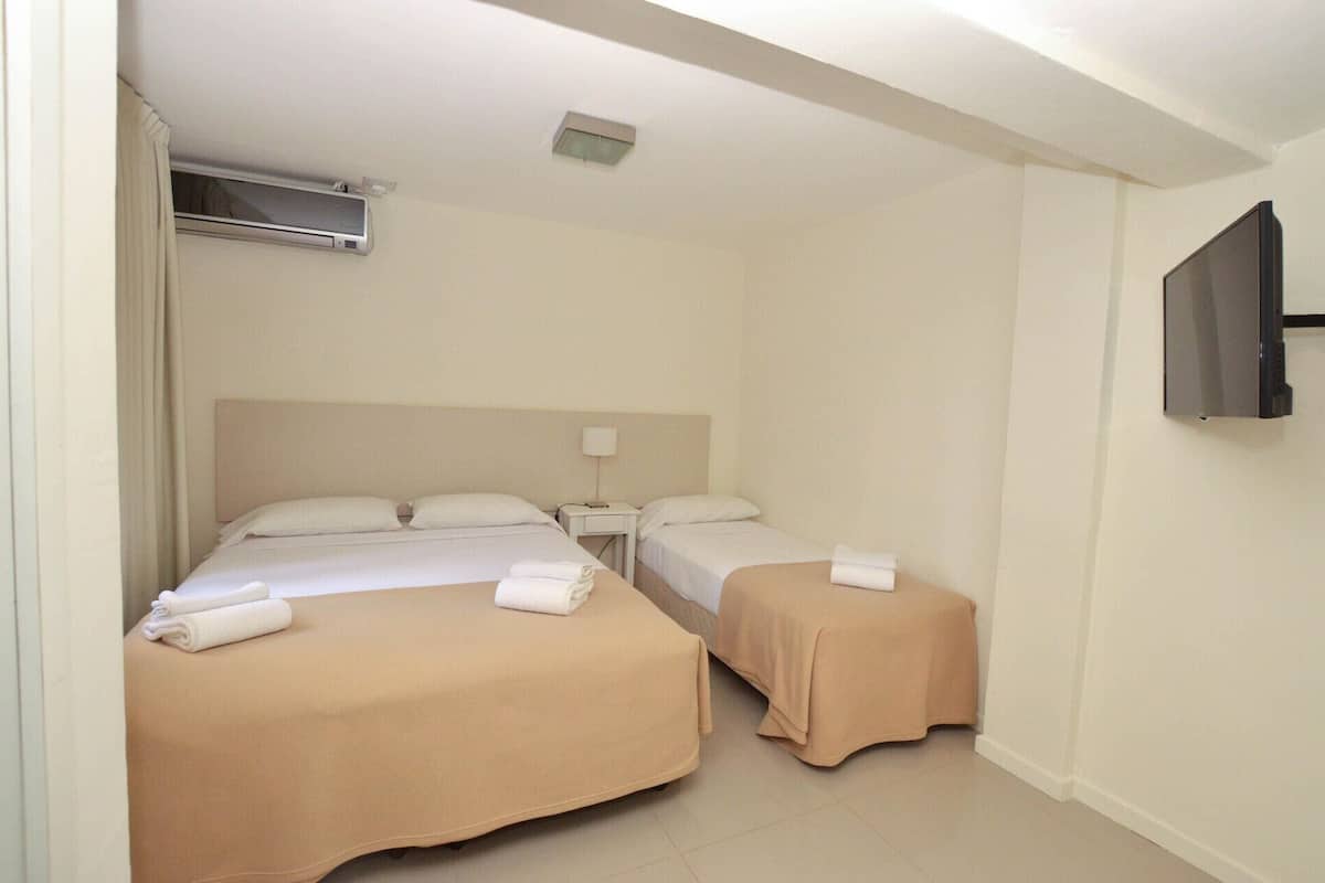 WiFi (free), bed sheets