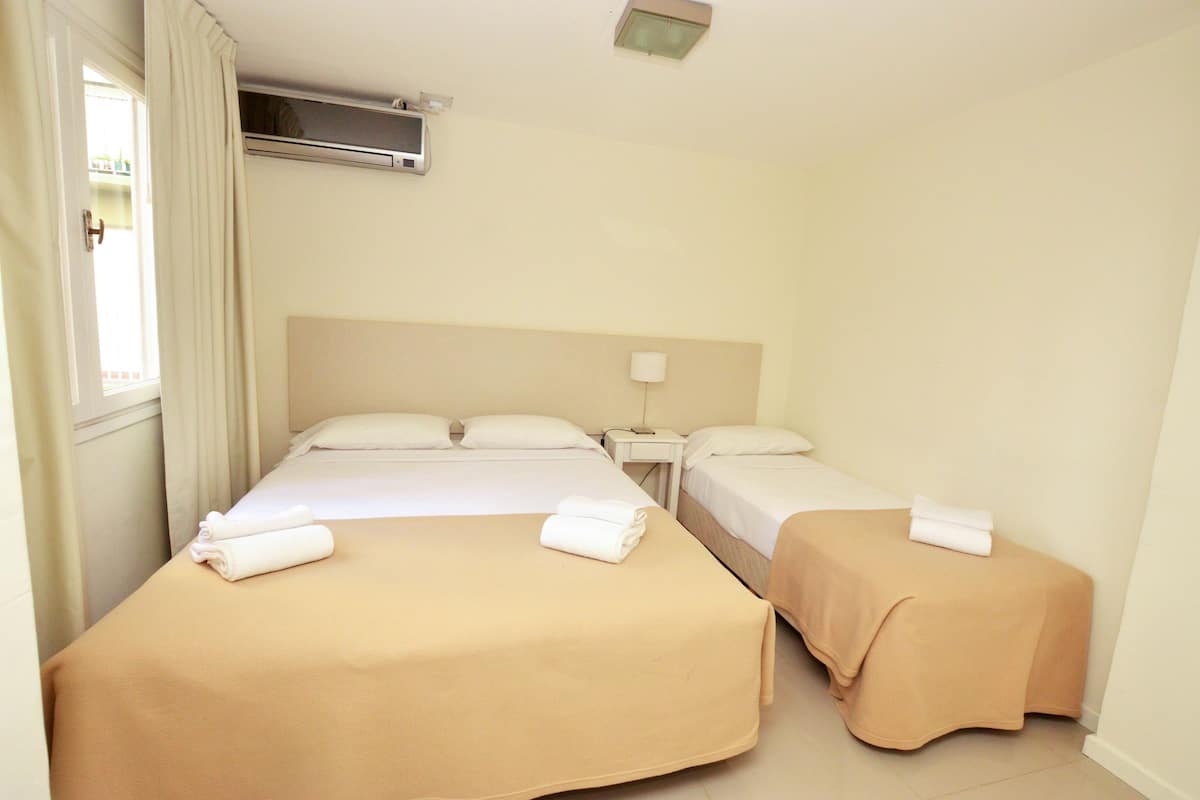 1 bedroom, free WiFi, bed sheets