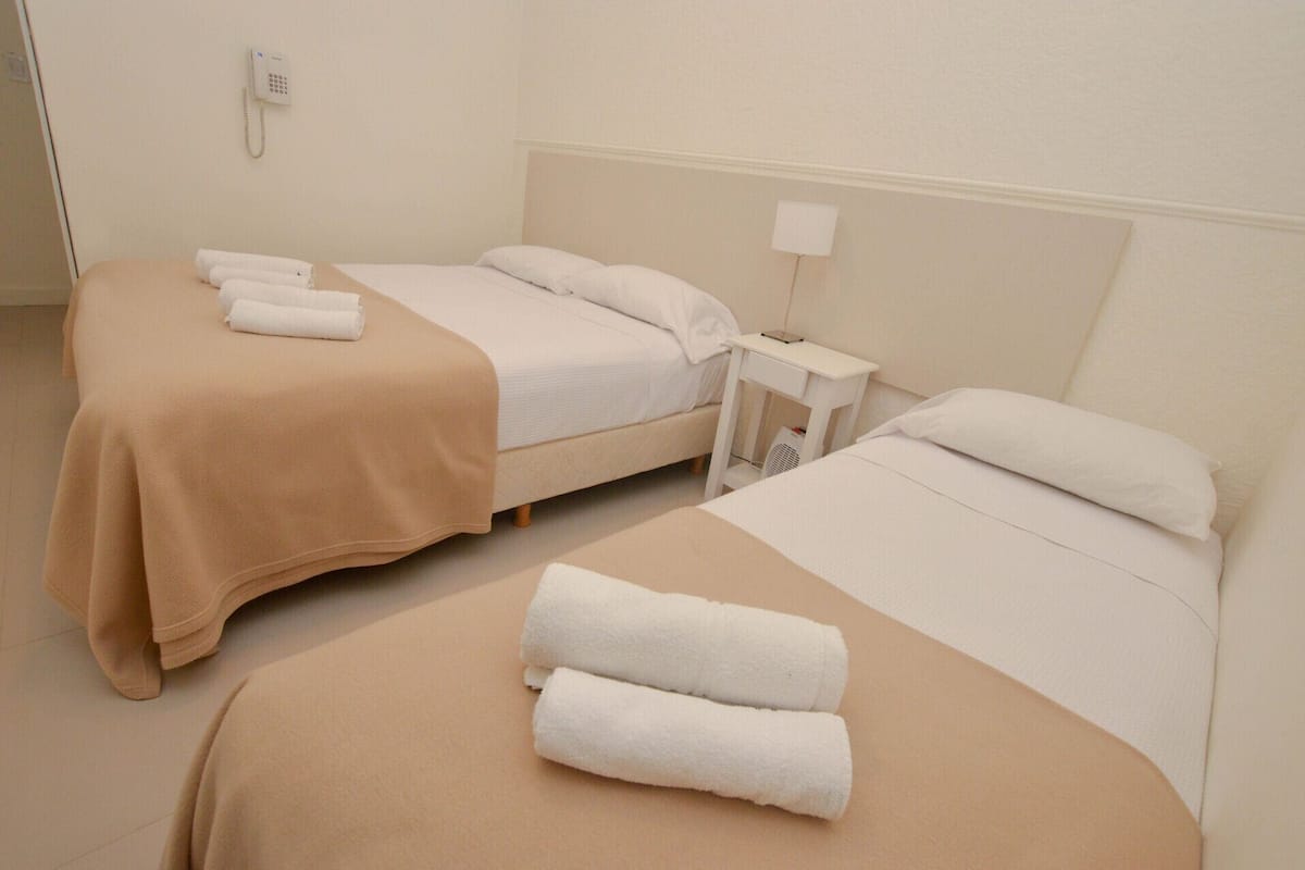 WiFi (free), bed sheets