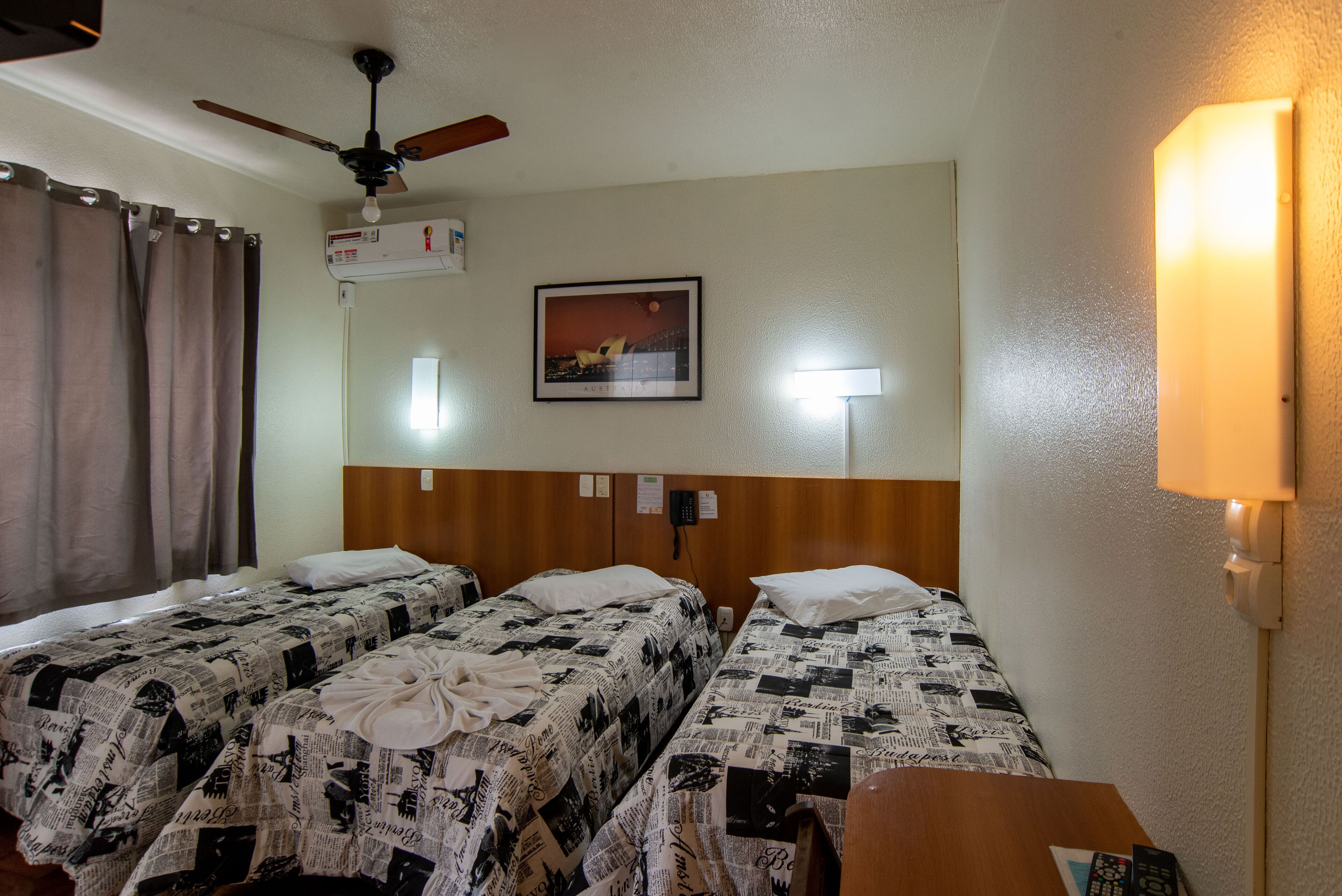 triple room | 1 bedroom, desk, free wifi, bed sheets