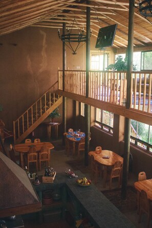 Breakfast, lunch, dinner served; international cuisine  - Casona Distante (Paiguano)