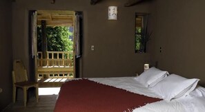 Desk, iron/ironing board, rollaway beds - Casona Distante (Paiguano)