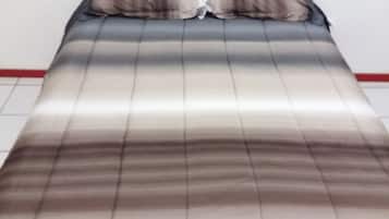 2 bedrooms, iron/ironing board, free WiFi