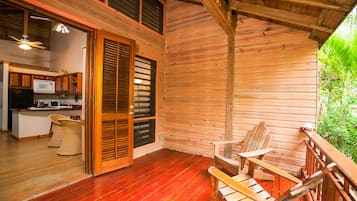 ํ์ดํ, ์นจ์ค 2๊ฐ, ์ ์ ์ ๋ง | ํ
๋ผ์ค/ํํฐ์ค