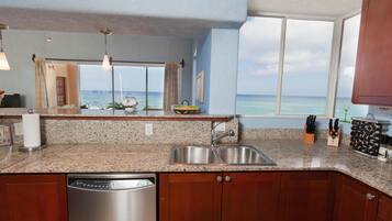 Condo, 3 Bedrooms, Terrace, Ocean View | Private kitchen | Fridge, microwave, coffee/tea maker