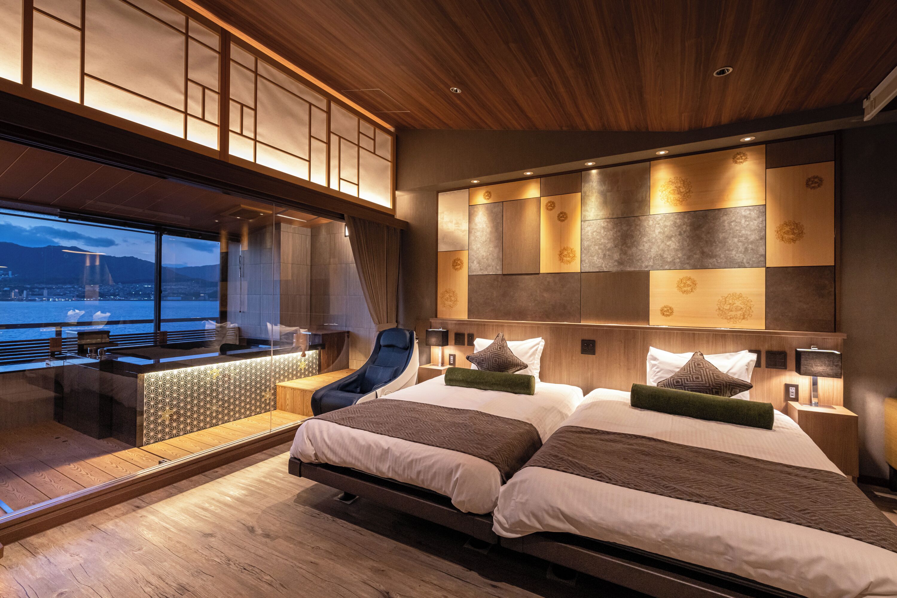 客房内保险箱、特色装修、办公桌、免费 WiFi