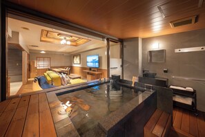 Classical Suite-Itsuki | Bathroom | Free toiletries, hair dryer, slippers, bidet - Miyajima Kinsuikan (Hatsukaichi)