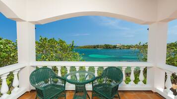 Vila, 4 quartos, terraço, vista para o oceano | Sacada