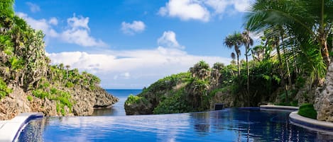 Outdoor pool, an infinity pool