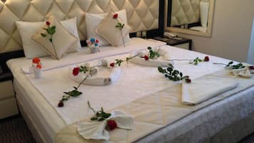 Standard Double Room | Artículos del minibar gratis y caja de seguridad en la habitación