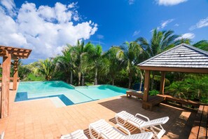 Outdoor pool - La Casa Buena Vida T 21 (Roatan)