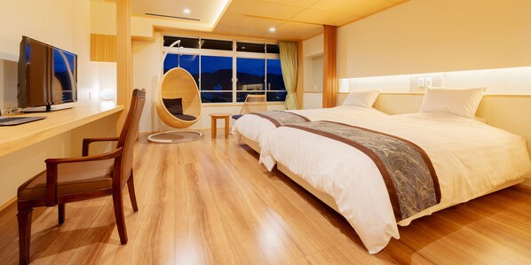 (Renewals)Japanese-Style Hollywood Twin Room - Non-Smoking | Premium bedding, in-room safe, free WiFi, bed sheets