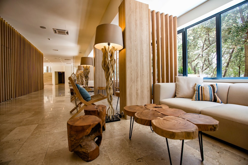 Senses Resort by null